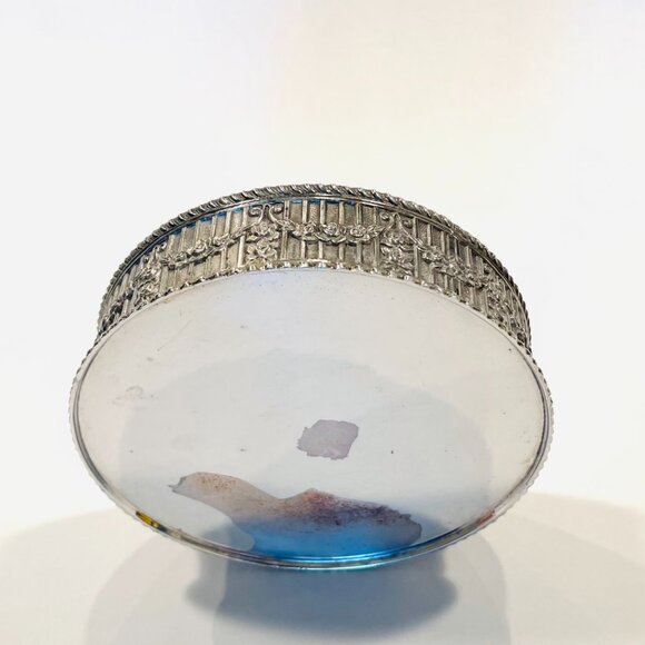 Silver Plated Wine Bottle Coaster Lion Center Medallion Floral Design - Picture 3 of 11